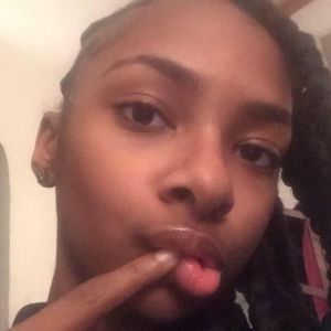 Meet your Posher, Linsay